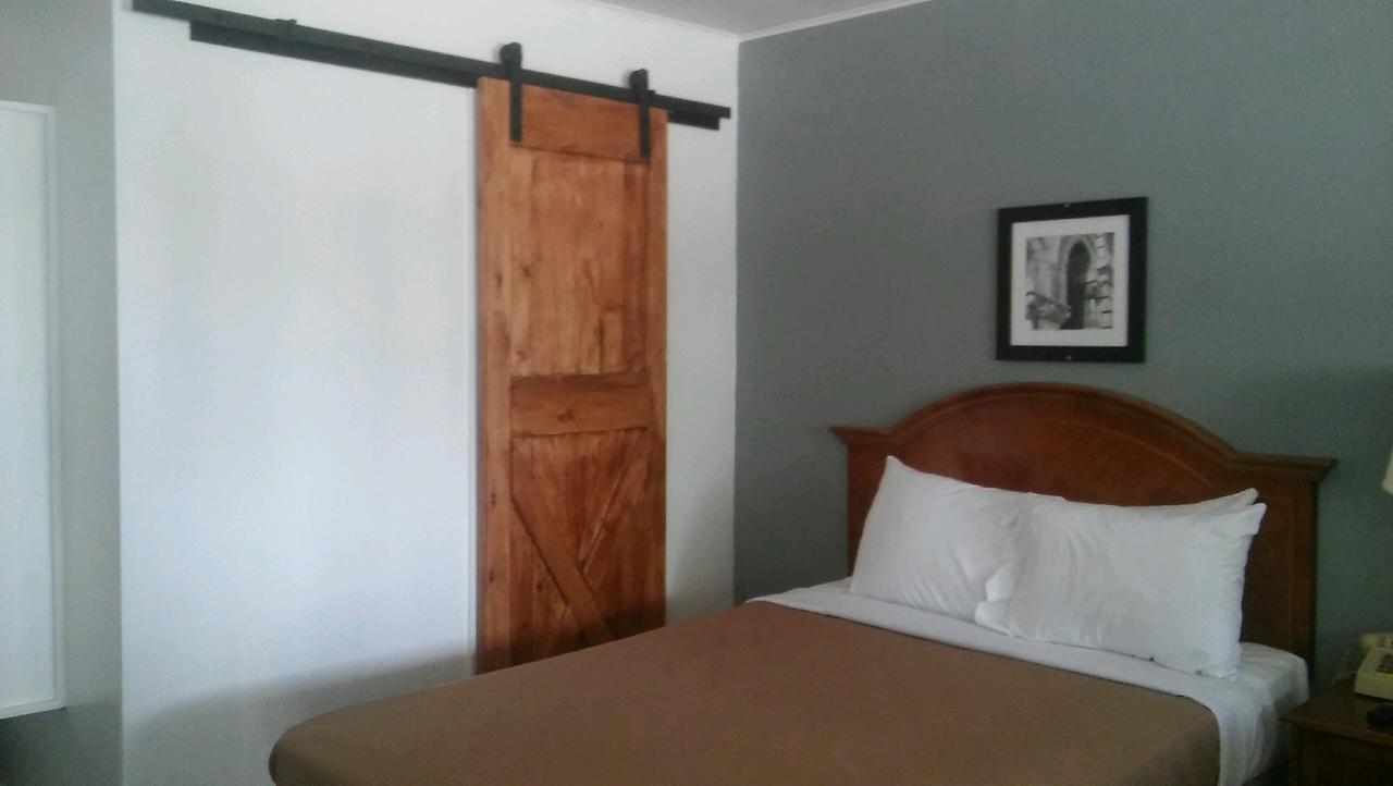The Oak Motel Ла-Грейндж Экстерьер фото
